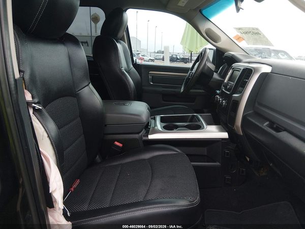 2017 RAM 1500 SLT  4X2 6'4 BOX — I152