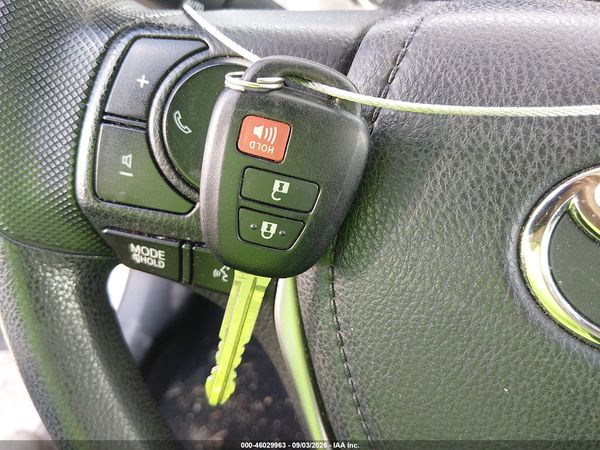 2018 TOYOTA RAV4 LE — I11