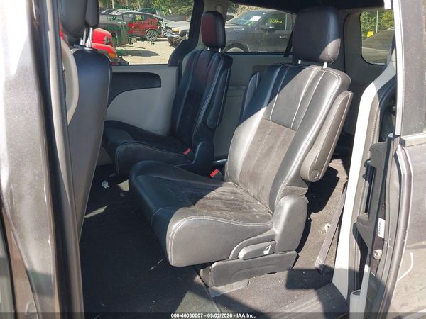 2017 DODGE GRAND CARAVAN SXT — I8