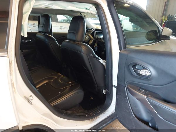 2019 JEEP CHEROKEE LATITUDE PLUS 4X4 — I8