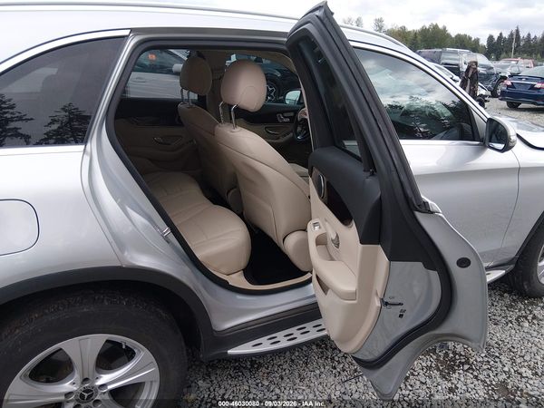 2018 MERCEDES-BENZ GLC 300 4MATIC — I8