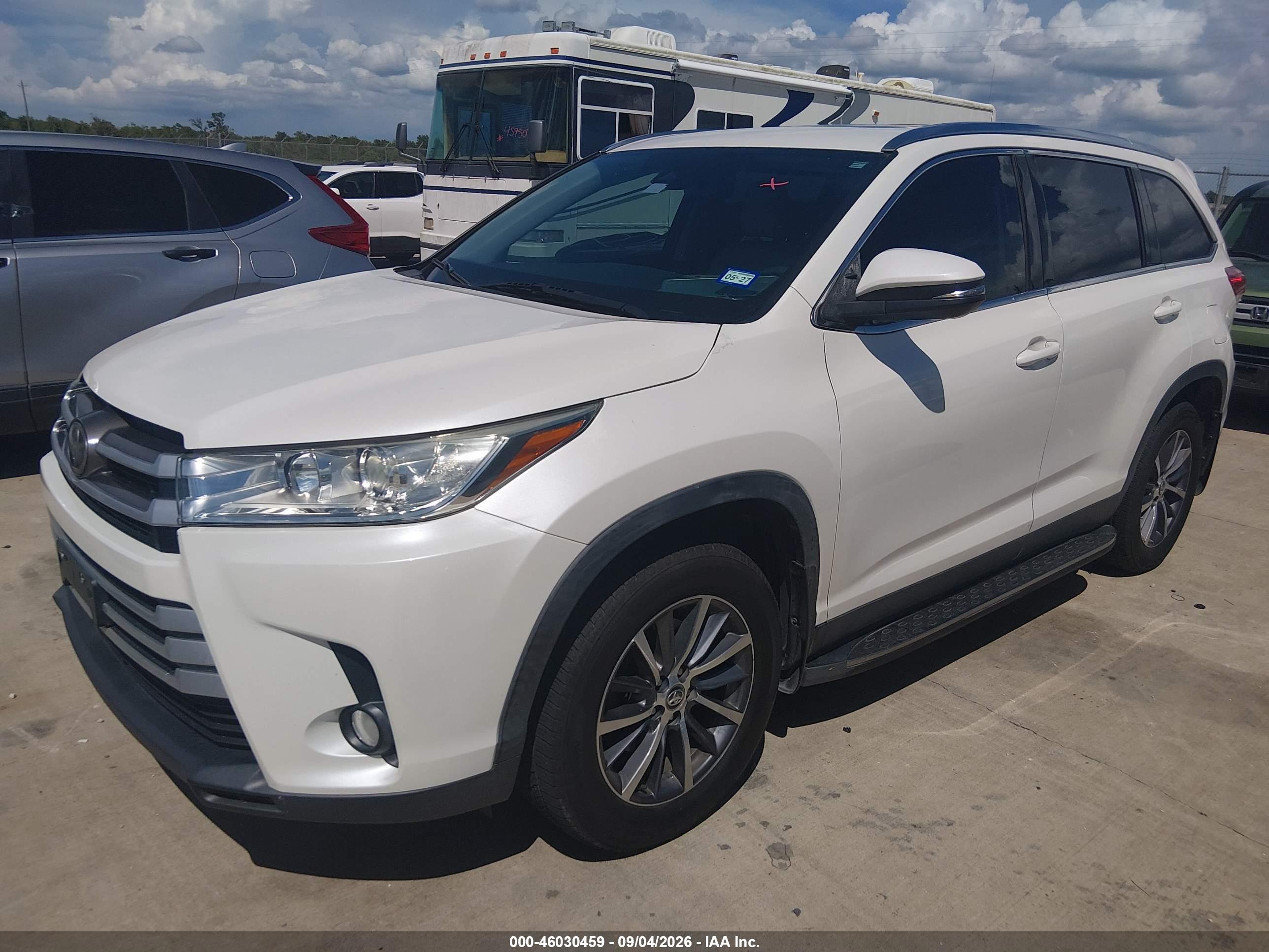 2019 TOYOTA HIGHLANDER XLE — I2