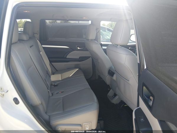 2019 TOYOTA HIGHLANDER XLE — I8