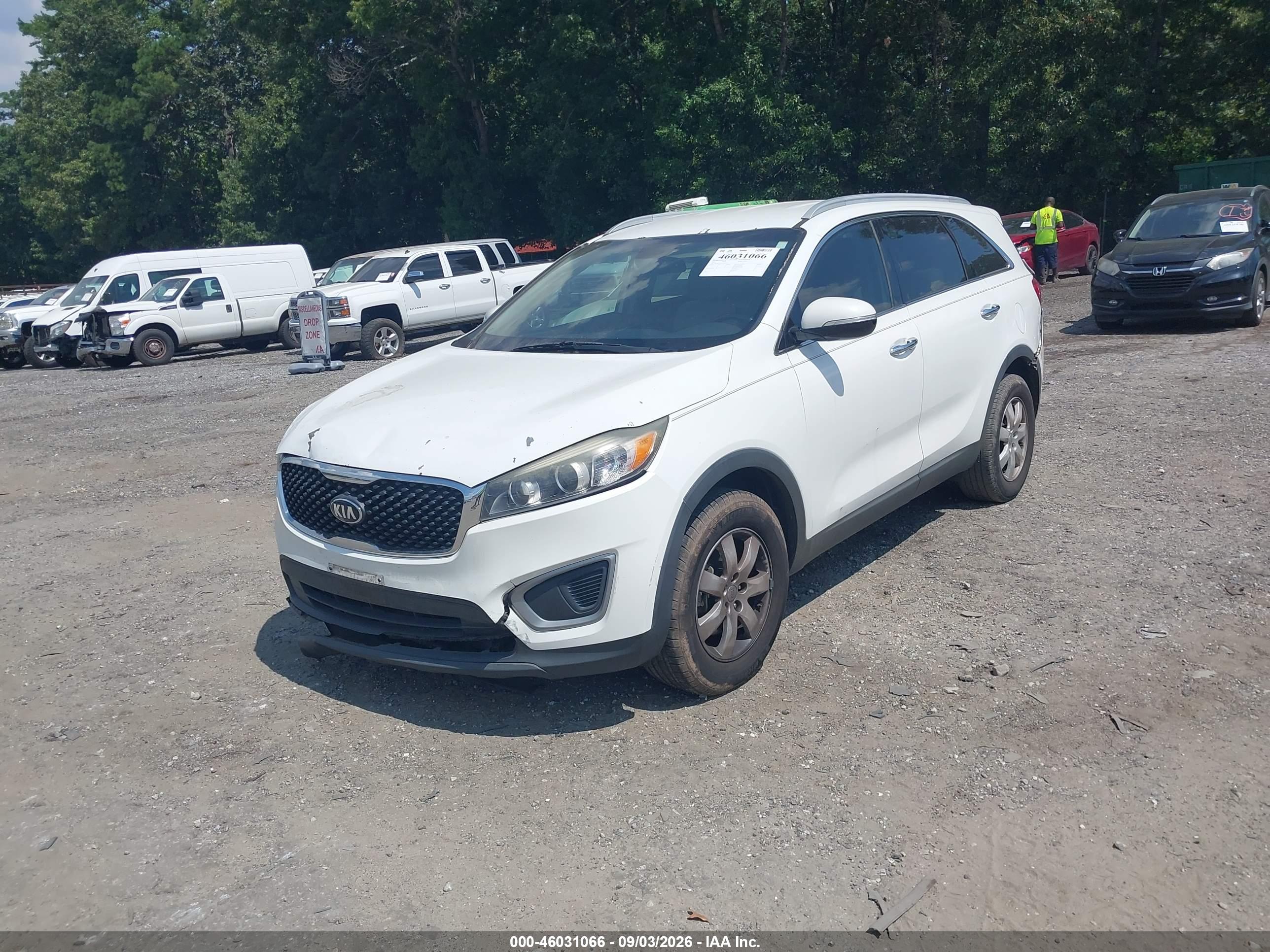 2016 KIA SORENTO 2.4L LX — I2
