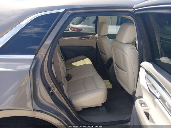 2017 CADILLAC XT5 LUXURY — I8