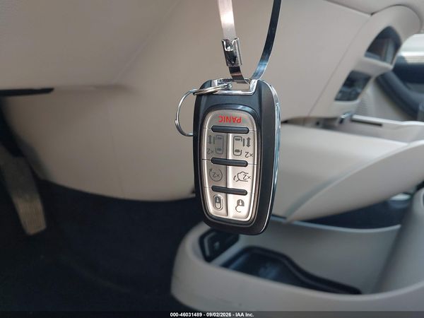 2022 CHRYSLER PACIFICA TOURING L AWD — I11