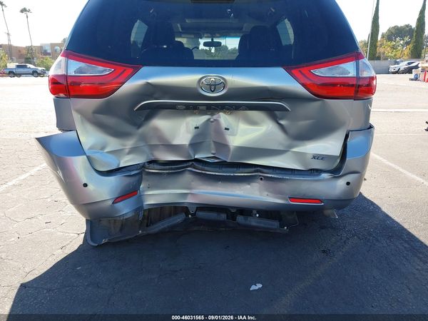 2015 TOYOTA SIENNA XLE PREMIUM 8 PASSENGER — I6