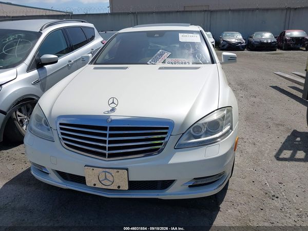 2013 MERCEDES-BENZ S 550 S550 — I115
