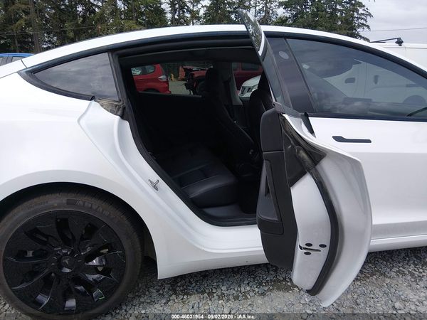 2022 TESLA MODEL 3 — I8