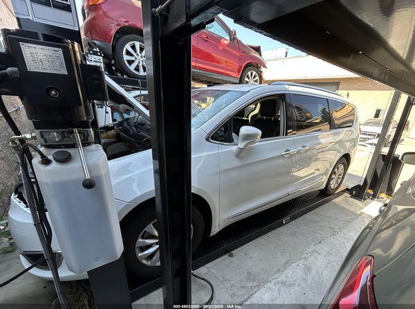 2018 CHRYSLER PACIFICA TOURING L