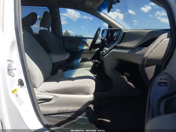 2017 TOYOTA SIENNA L 7 PASSENGER — I5