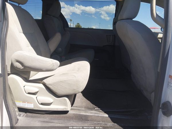 2017 TOYOTA SIENNA L 7 PASSENGER — I8