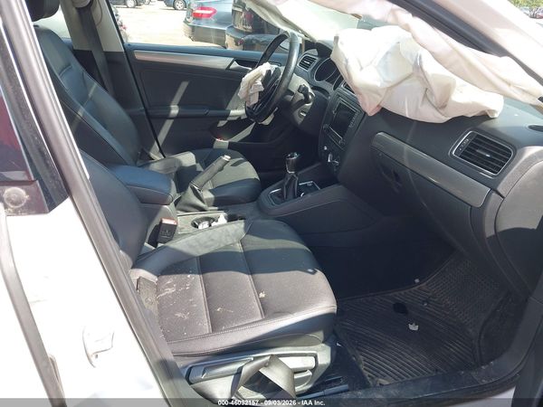 2017 VOLKSWAGEN JETTA 1.4T SE — I5