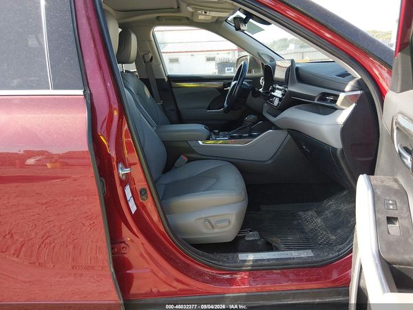 2022 TOYOTA HIGHLANDER LIMITED — I5