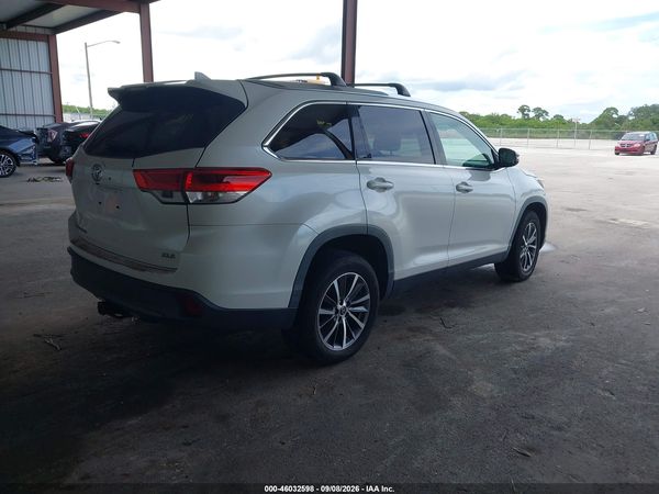 2019 TOYOTA HIGHLANDER XLE — I4