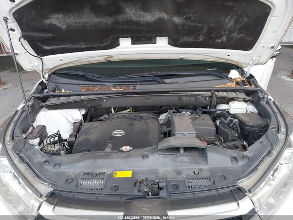 2019 TOYOTA HIGHLANDER XLE — I10