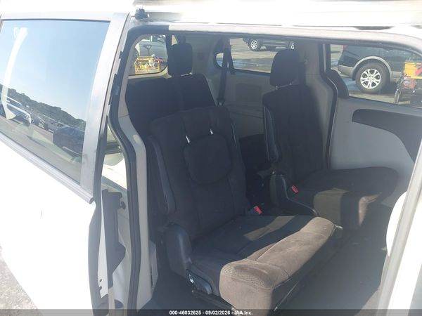 2012 DODGE GRAND CARAVAN SXT — I8