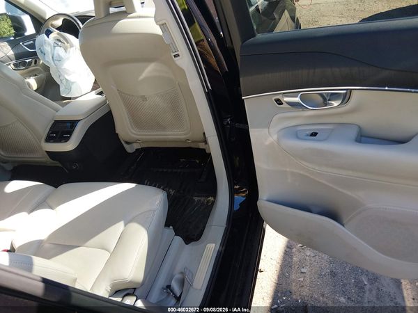 2020 VOLVO XC90 T5 MOMENTUM 7 PASSENGER — I8