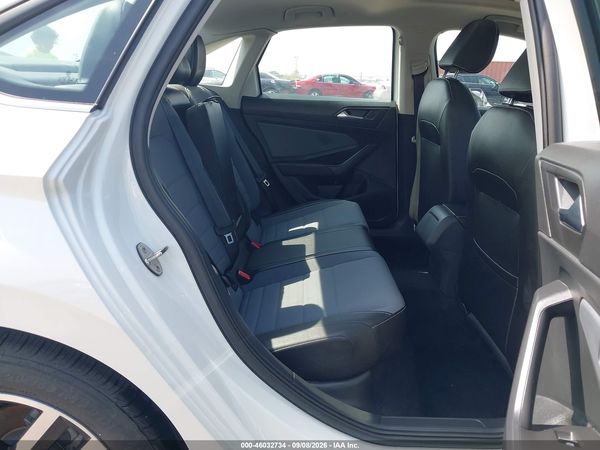 2025 VOLKSWAGEN JETTA 1.5T SE — I8