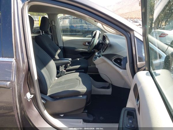 2019 CHRYSLER PACIFICA TOURING — I5