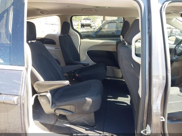 2019 CHRYSLER PACIFICA TOURING — I8