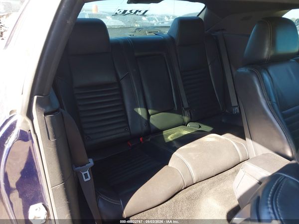 2014 DODGE CHALLENGER SXT PLUS — I8