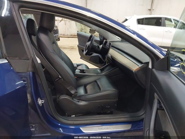 2020 TESLA MODEL 3 — I5