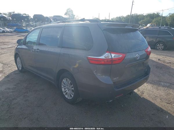 2017 TOYOTA SIENNA XLE PREMIUM 8 PASSENGER