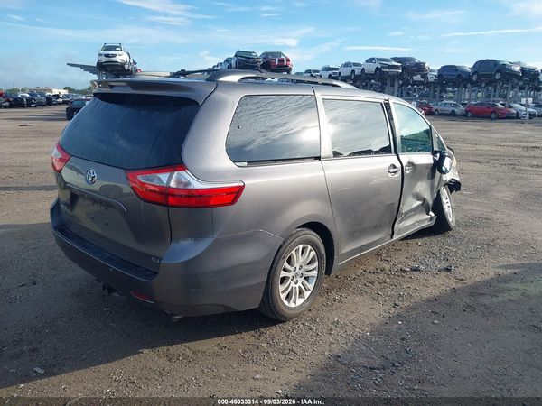 2017 TOYOTA SIENNA