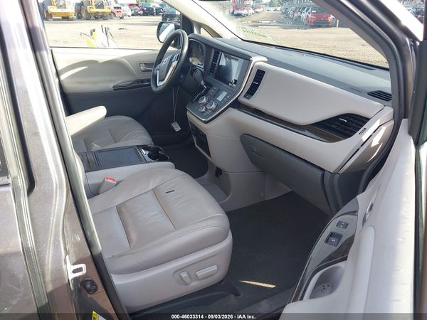 2017 TOYOTA SIENNA XLE PREMIUM 8 PASSENGER