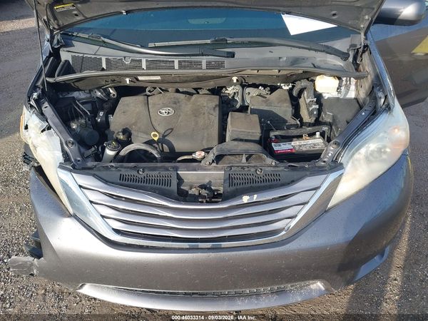 2017 TOYOTA SIENNA XLE PREMIUM 8 PASSENGER