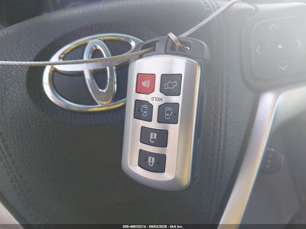 2017 TOYOTA SIENNA XLE PREMIUM 8 PASSENGER