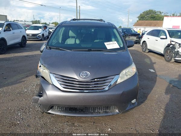 2017 TOYOTA SIENNA XLE PREMIUM 8 PASSENGER