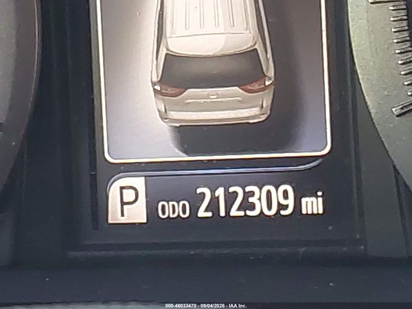 2015 TOYOTA SIENNA XLE 8 PASSENGER — I118