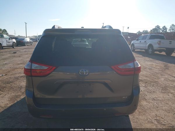 2015 TOYOTA SIENNA XLE 8 PASSENGER — I119
