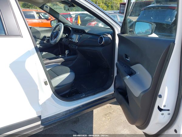 2024 NISSAN KICKS SR XTRONIC CVT — I5