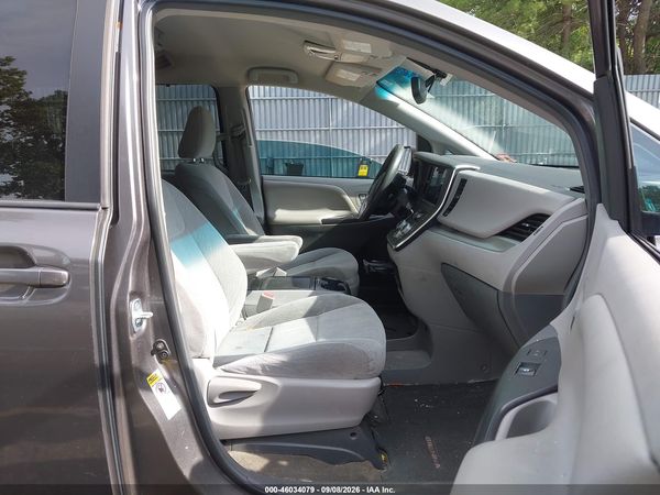 2017 TOYOTA SIENNA LE 8 PASSENGER — I5