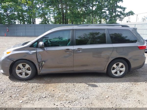 2017 TOYOTA SIENNA LE 8 PASSENGER — I6