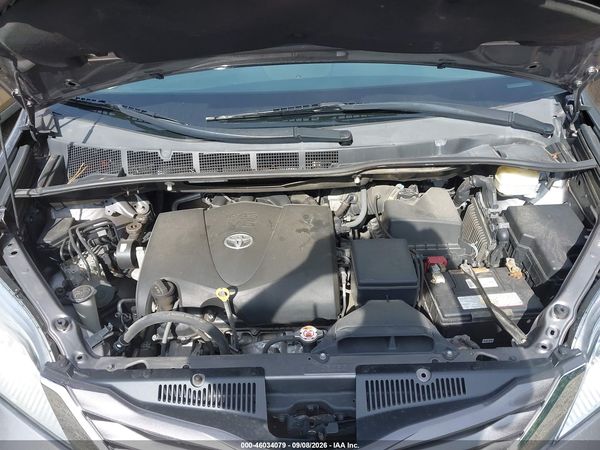 2017 TOYOTA SIENNA LE 8 PASSENGER — I10