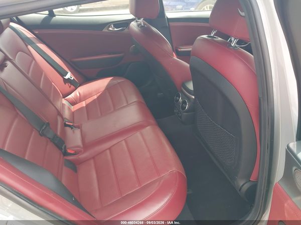 2018 KIA STINGER GT2 — I8
