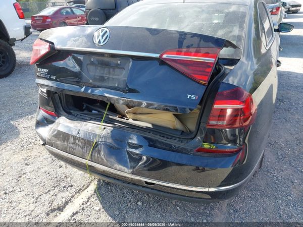 2017 VOLKSWAGEN PASSAT 1.8T SE — I156