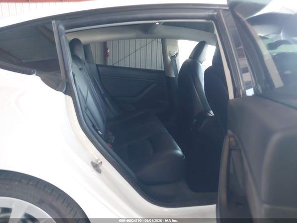 2021 TESLA MODEL 3 — I8