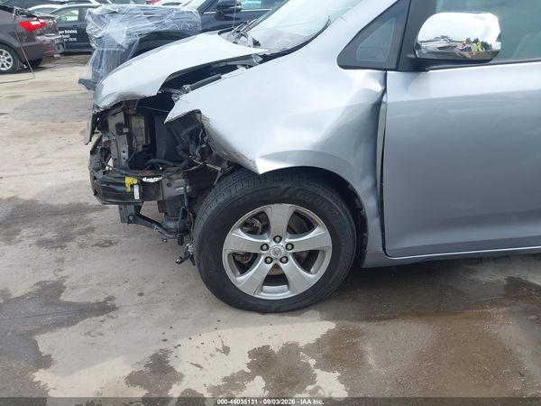 2012 TOYOTA SIENNA BASE V6 7 PASSENGER — I6