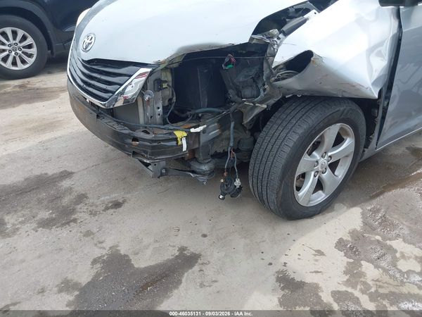 2012 TOYOTA SIENNA BASE V6 7 PASSENGER — I152