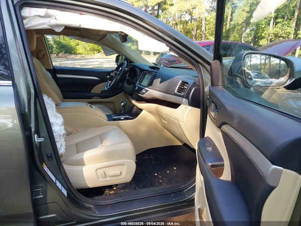 2019 TOYOTA HIGHLANDER XLE — I5