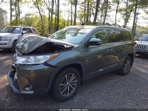 2019 TOYOTA HIGHLANDER XLE — I6