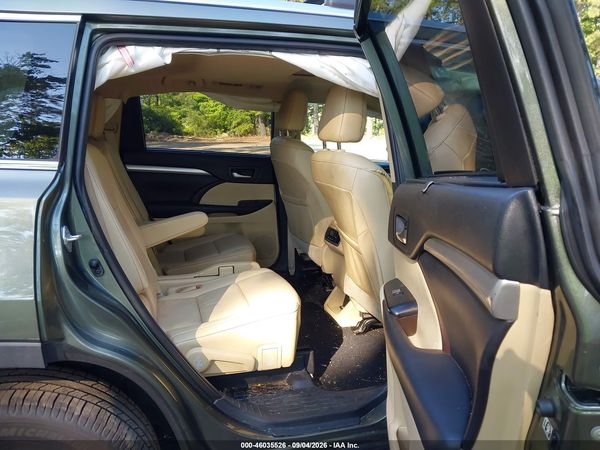 2019 TOYOTA HIGHLANDER XLE — I8