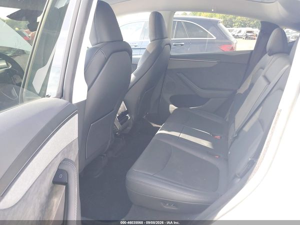 2026 TESLA MODEL Y — I8