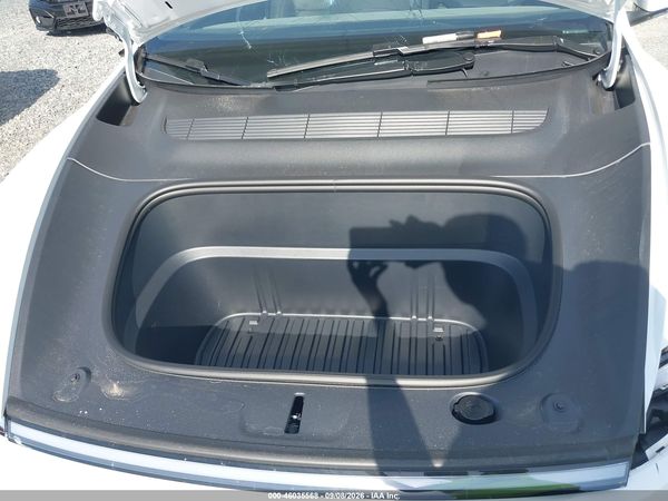 2026 TESLA MODEL Y — I10