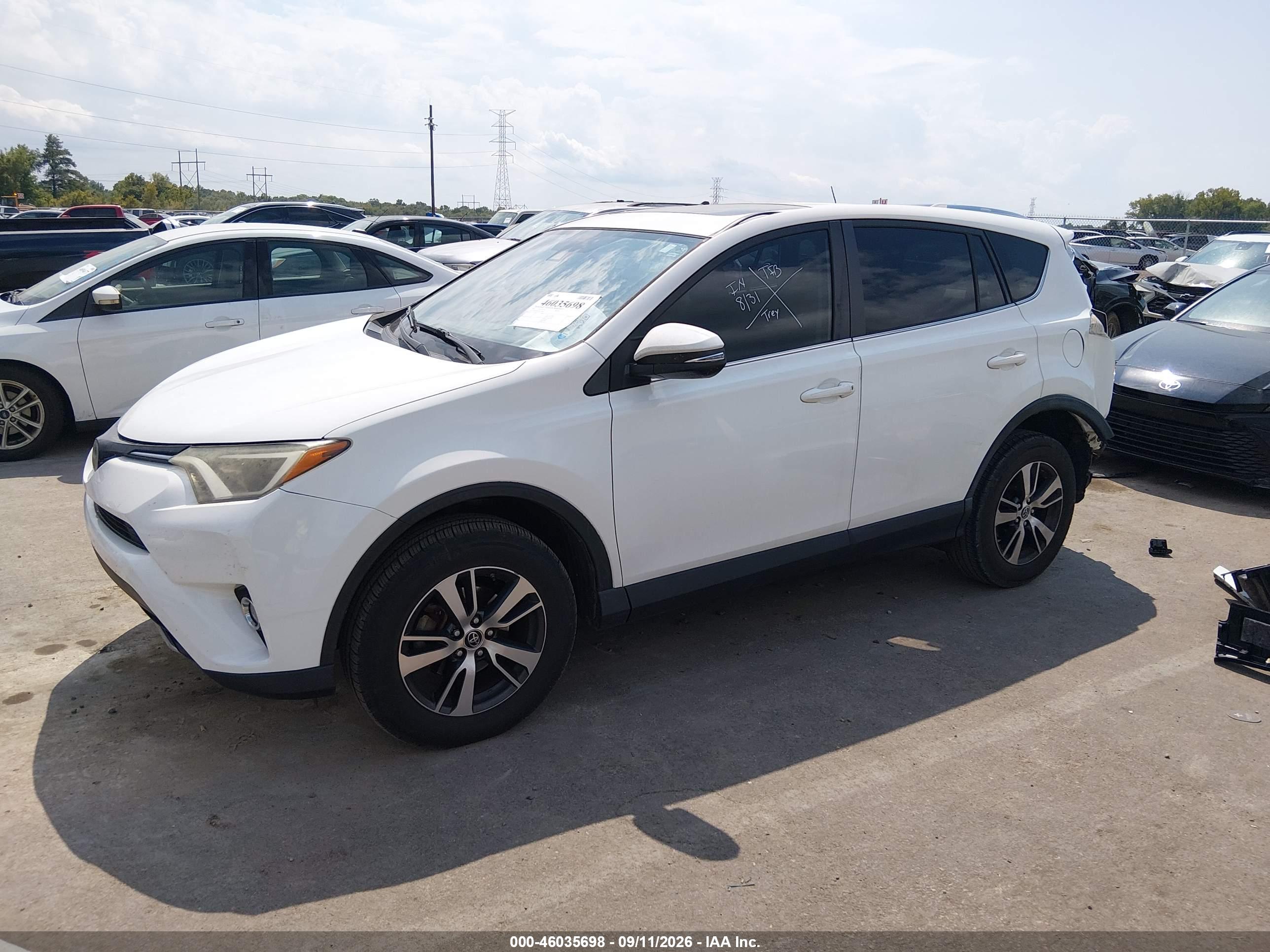 2018 TOYOTA RAV4 XLE — I2